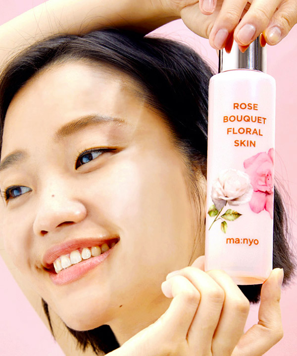Увлажняющий цветочный тоник Manyo Rose Bouquet Floral Skin (155 ml)