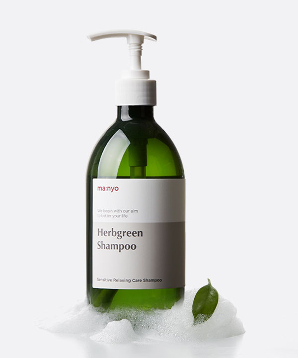 Освежающий шампунь для волос с экстрактами трав Manyo Herb Green Shampoo (510 ml)