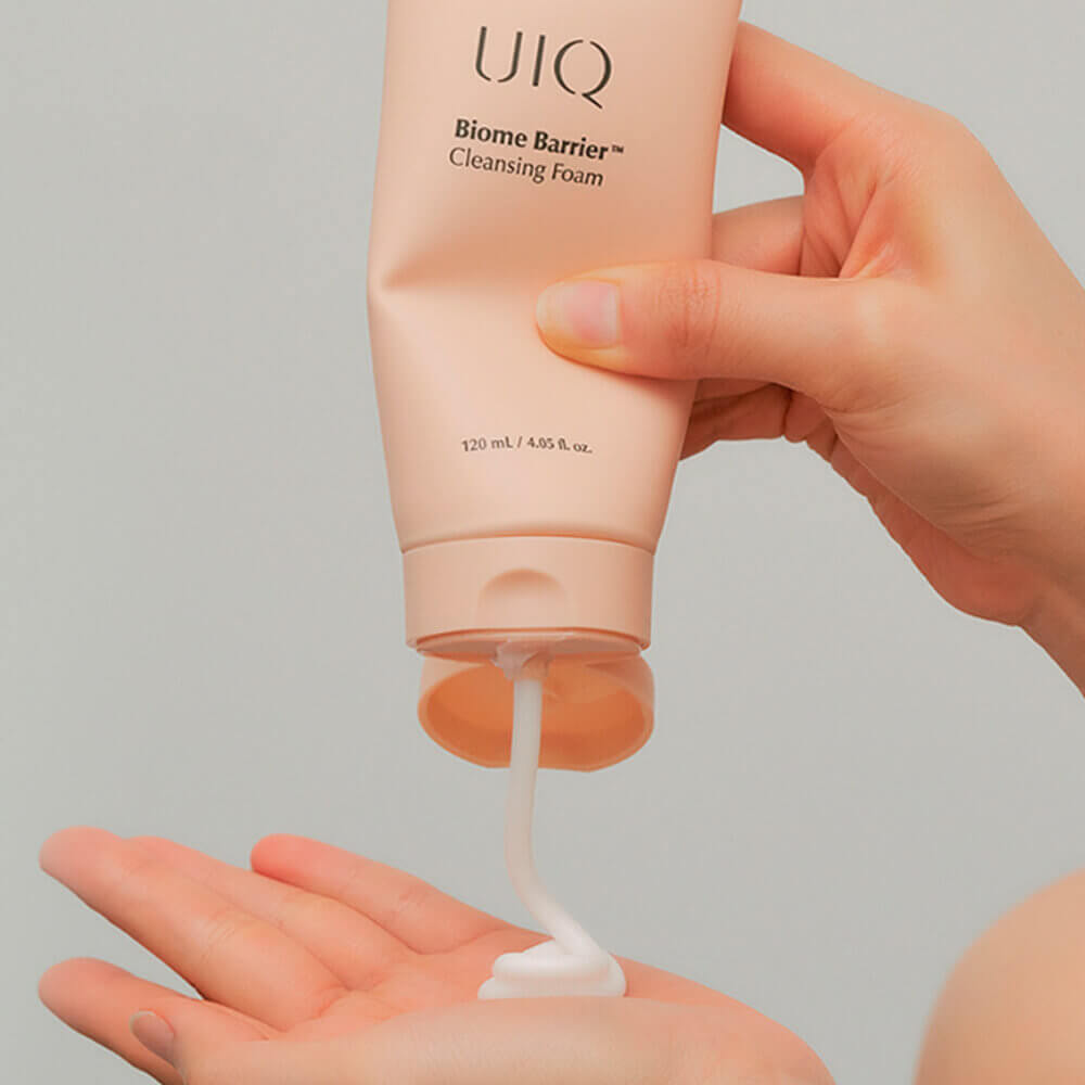 Слабокислотная очищающая пенка с пробиотиками UIQ Biome Barrier Cleansing Foam 120 мл