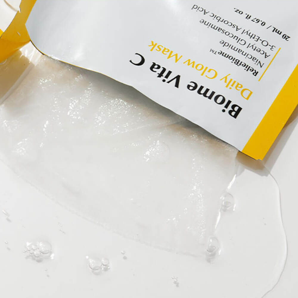 Осветляющая маска с пробиотиками и витамином C UIQ Biome Vita C Daily Glow Mask