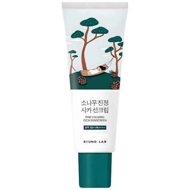 Солнцезащитный крем для проблемной кожи Round Lab Pine Calming Cica Sunscreen SPF50+ PA++++