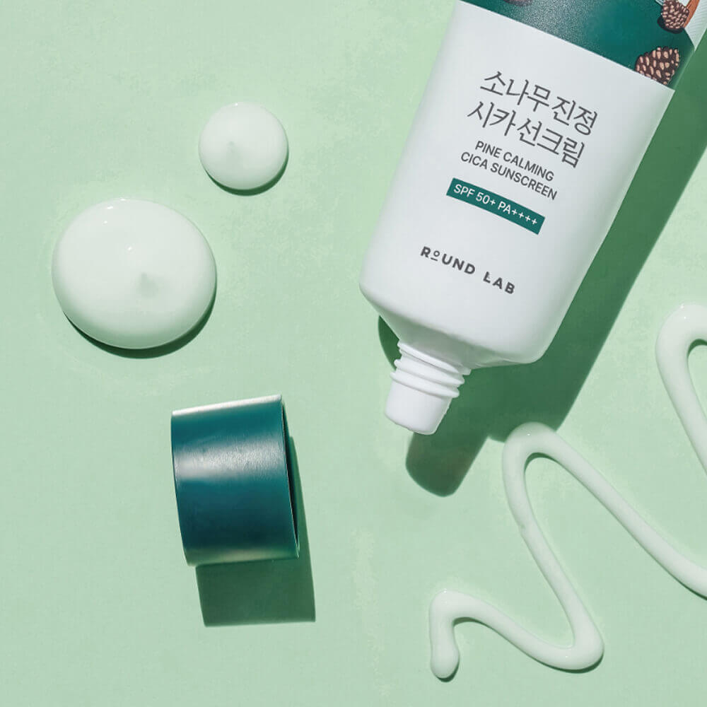 Солнцезащитный крем для проблемной кожи Round Lab Pine Calming Cica Sunscreen SPF50+ PA++++